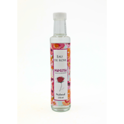 L'eau de rose : ce nectar délicat distillé des pétales de roses fraîches